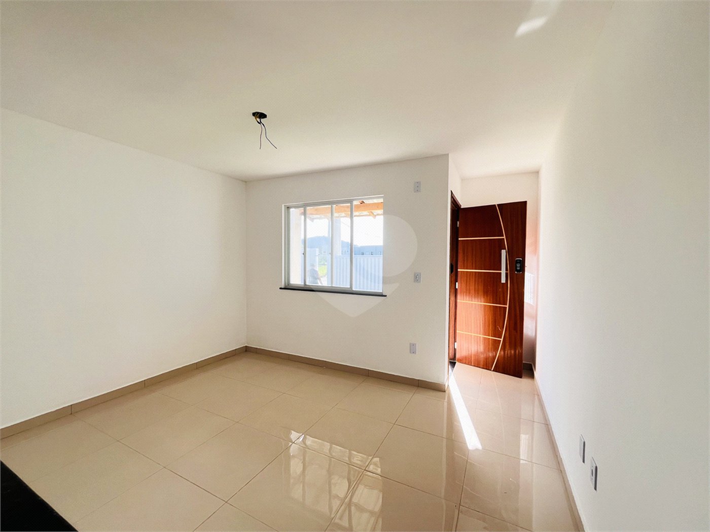 Casa à venda com 2 quartos, sendo 1 suíte, no condomínio Parque Guará, Rio de Janeiro - RJ