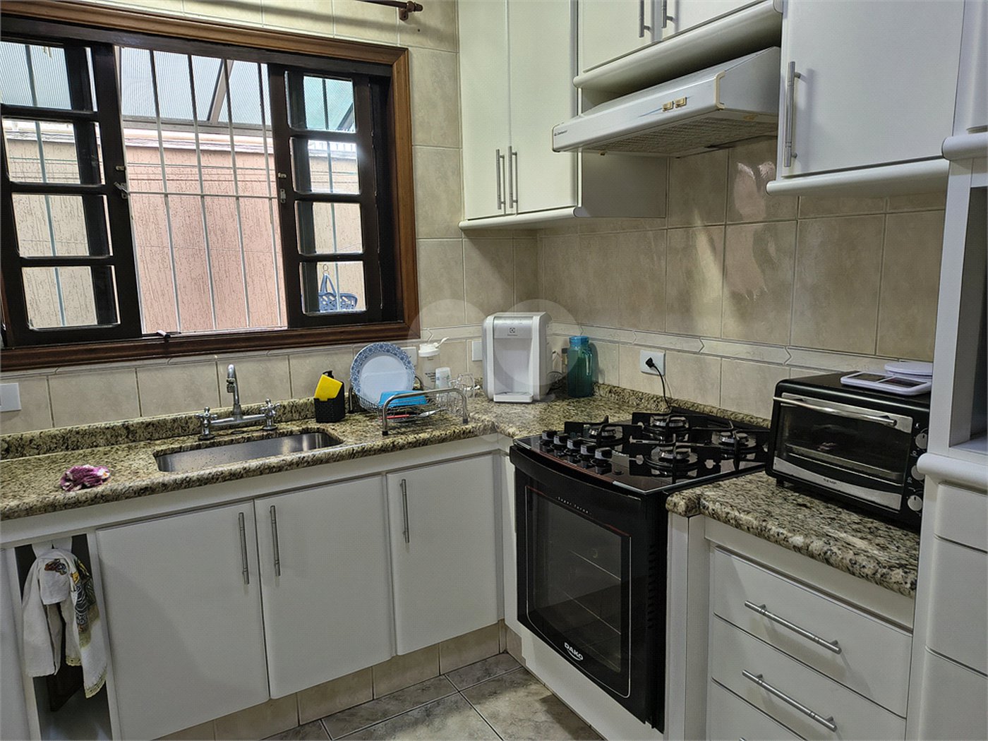 Sobrado à venda com 3 quartos, sendo 1 suíte, em Tremembé, São Paulo, SP
