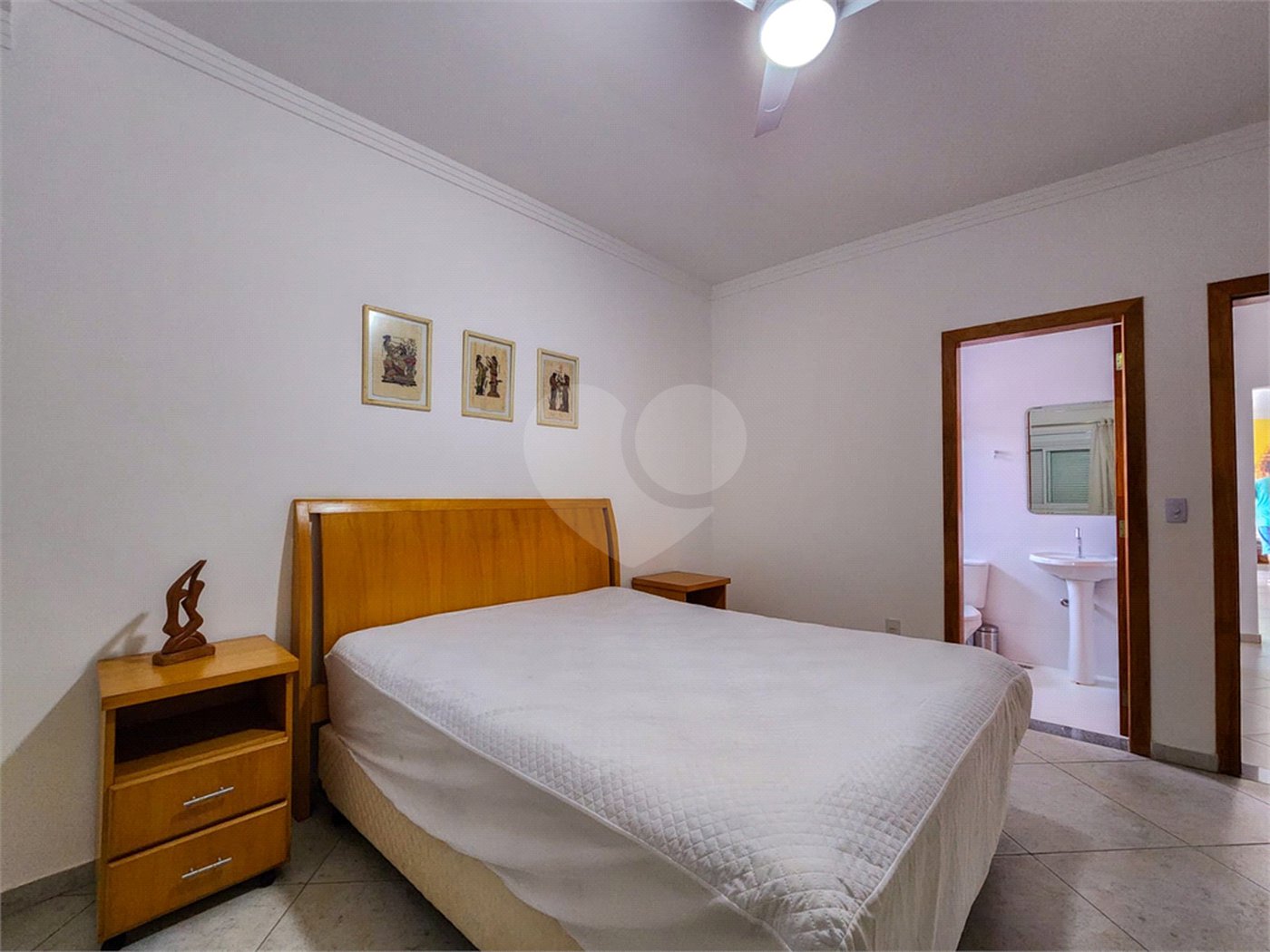 Casa à venda com 5 quartos, sendo 4 suítes, em Jardim Nova Esperança, Jacareí, SP