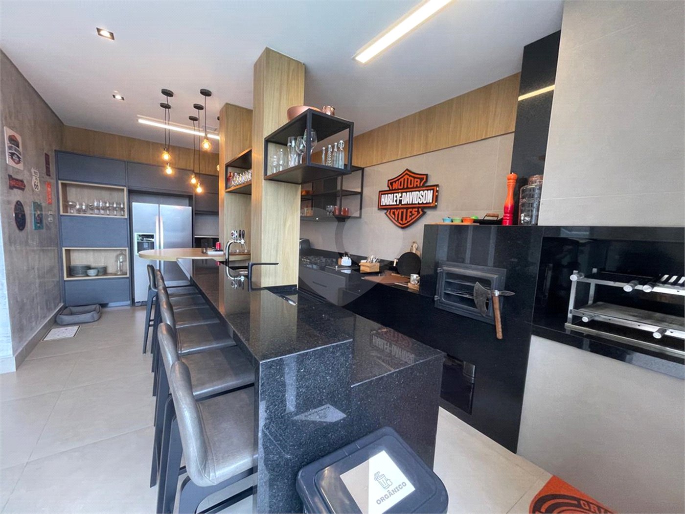 Casa à venda com 3 suítes no condomínio Hills, Arujá - SP