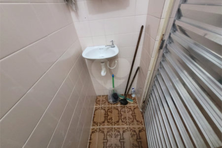 Sobrado à venda com 4 quartos em Vila Jurema, Ferraz de Vasconcelos, SP