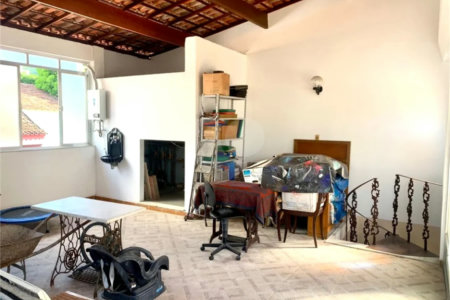 Casa à venda com 4 quartos, sendo 1 suíte, em Grajaú, Rio de Janeiro, RJ