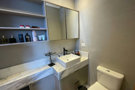 Apartamento 2 dormitórios (1 suíte), porteira fechada, 1 vaga demarcada, no José Menino, Santos