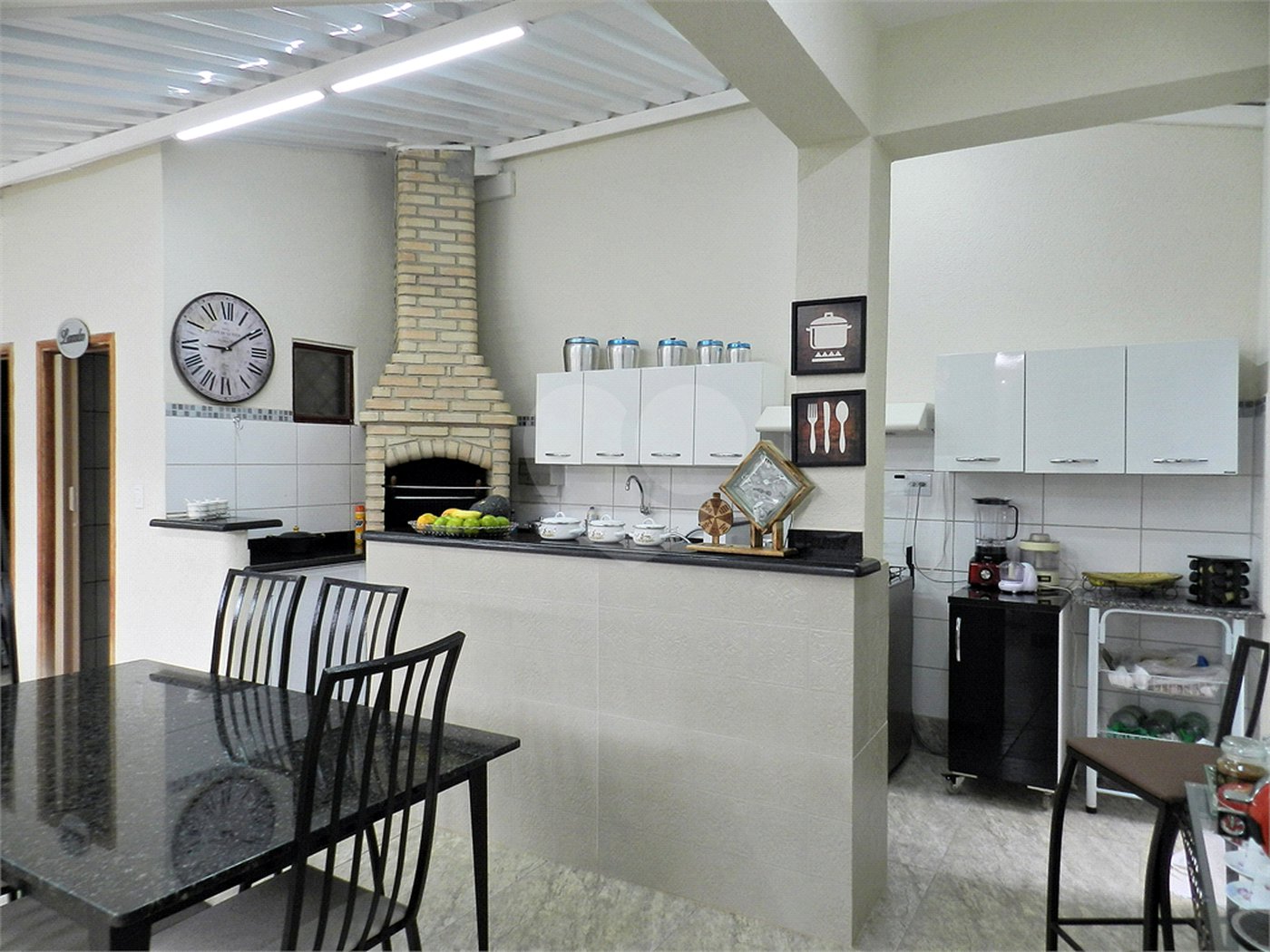 Sobrado à venda com 4 quartos, sendo 3 suítes, em Jardim Paulistano, Ribeirão Preto, SP