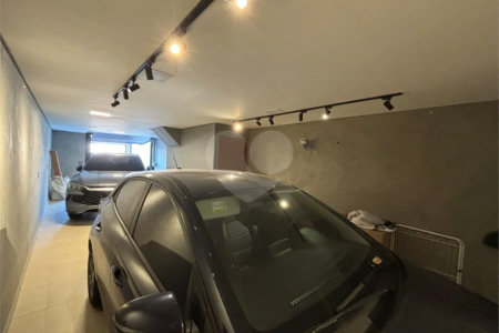 Sobrado à venda com 3 suítes em Chora Menino, São Paulo, SP