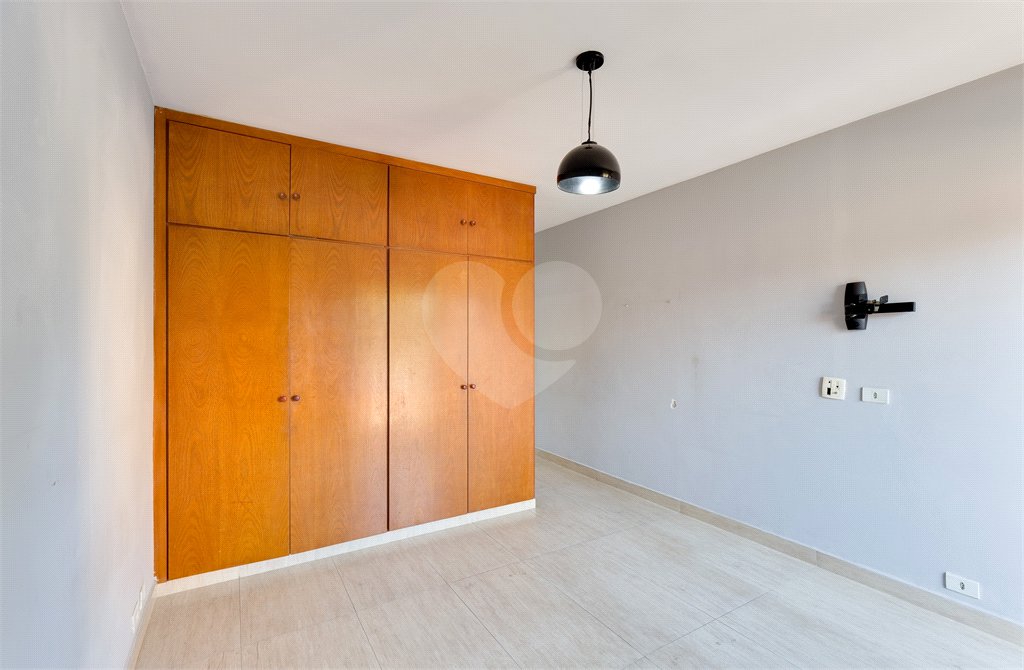 Sobrado à venda com 4 quartos, sendo 1 suíte, em Jardim Prudência, São Paulo, SP