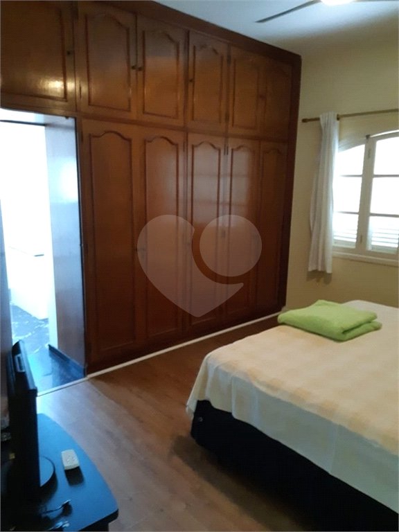 Sobrado à venda com 3 quartos, sendo 2 suítes,  em Vila Paulicéia, São Paulo, SP