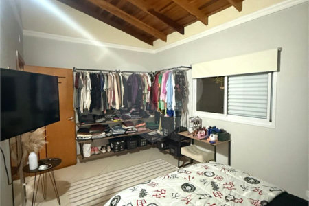 Sobrado à venda com 6 quartos, sendo 2 suítes, em Vila Áurea, Poá, SP