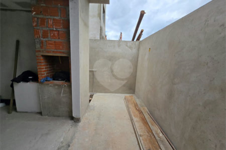 Casa à venda com 3 quartos, sendo 1 suíte, no condomínio Tivolli, Itapetininga - SP