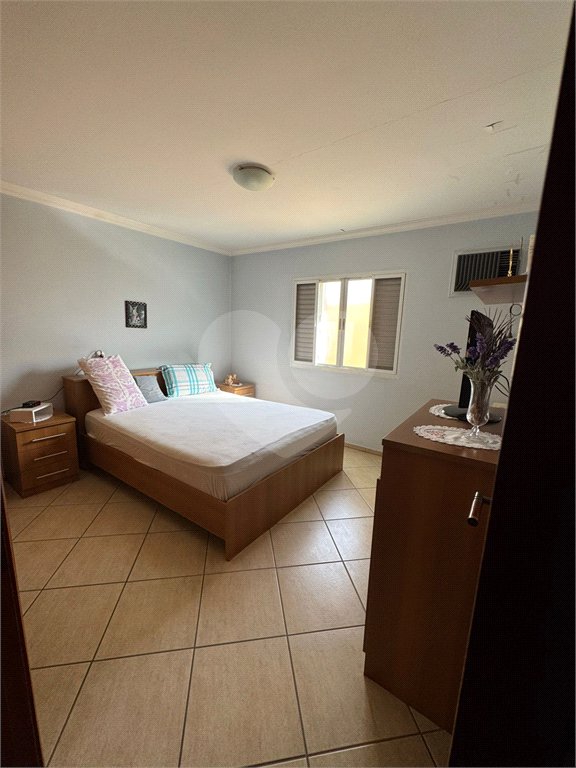 Casa à venda com 4 quartos, sendo 1 suíte, em Vila Henrique, Salto, SP