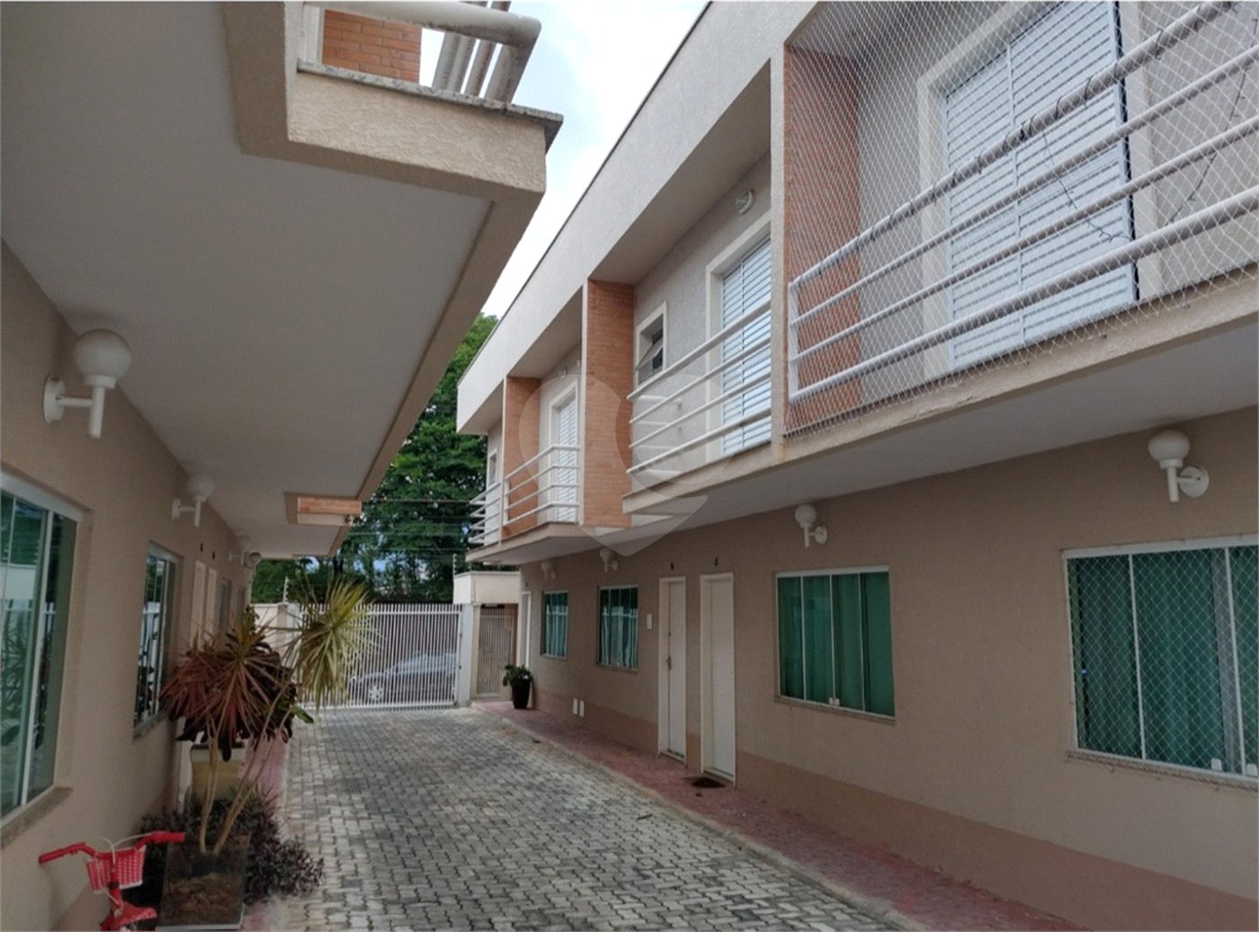 Casa à venda com 2 suítes no condomínio Olido, Atibaia - SP