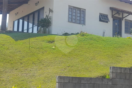 Casa à venda com 3 quartos, sendo 2 suítes, no condomínio Outeiro das Flores, Itupeva - SP