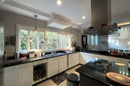 Casa à venda com 4 suítes em Vila Santo Antônio, Cotia, SP