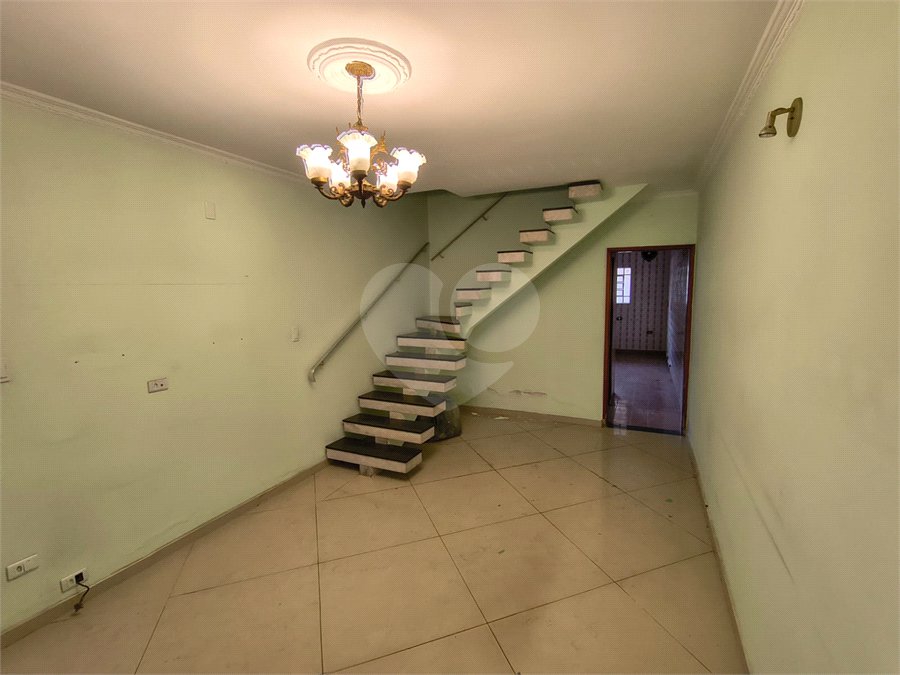 Sobrado à venda com 3 quartos em Vila Paulo Silas, São Paulo, SP