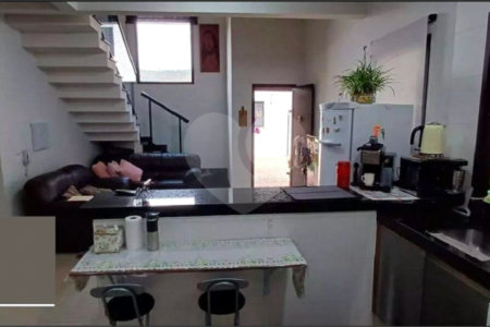 Casa à venda com 3 quartos, sendo 2 suítes, no condomínio Residencial Marchant Buarque, Atibaia - SP