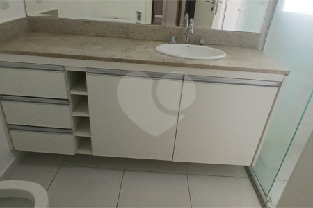 Apartamento para alugar com 4 quartos, sendo 1 suíte, no Centro, São Bernardo do Campo, SP