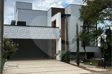 Casa de Alto Padrão à Venda – Condomínio Terra Magna | Indaiatuba/SP - Sofisticação, conforto e funcionalidade. Este magnífico sobrado possui 300 m² de área construída em um terreno de 420 m², com ambientes amplos, integrados e acabamentos de alto padrão. Destaques do imóvel - 4 dormitórios, sendo 3