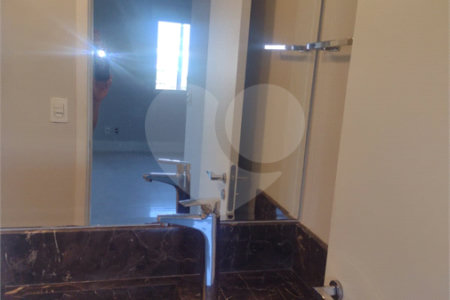 Apartamento á venda no Condomínio Edifício Murano