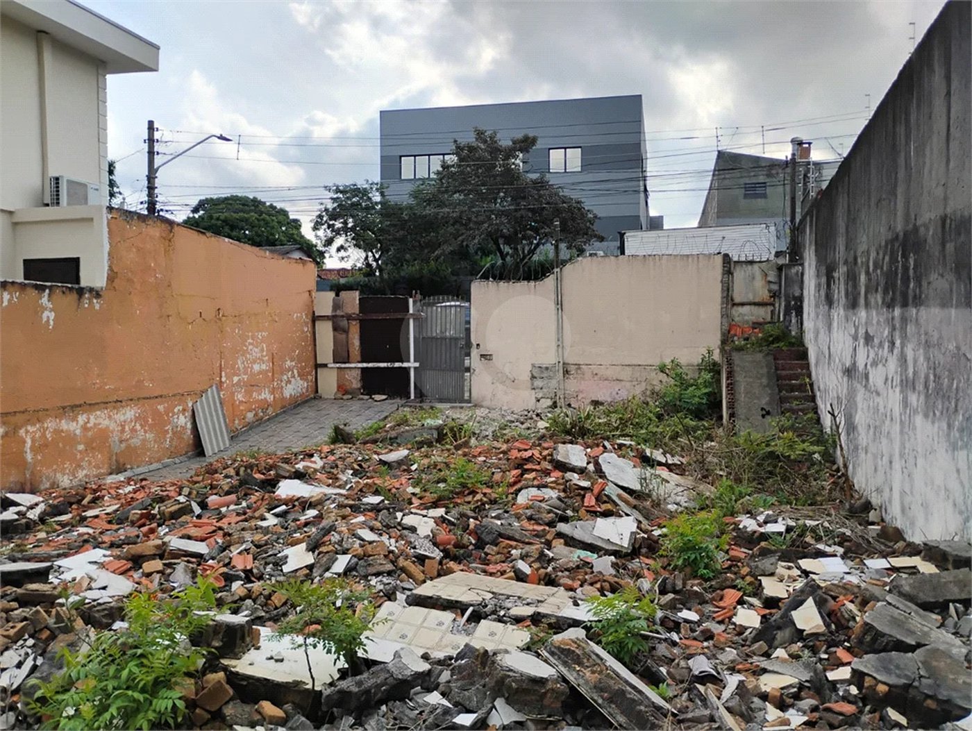 Vende-se Terreno de 715 m² na Vila Santa Catarina — Excelente oportunidade para investidores