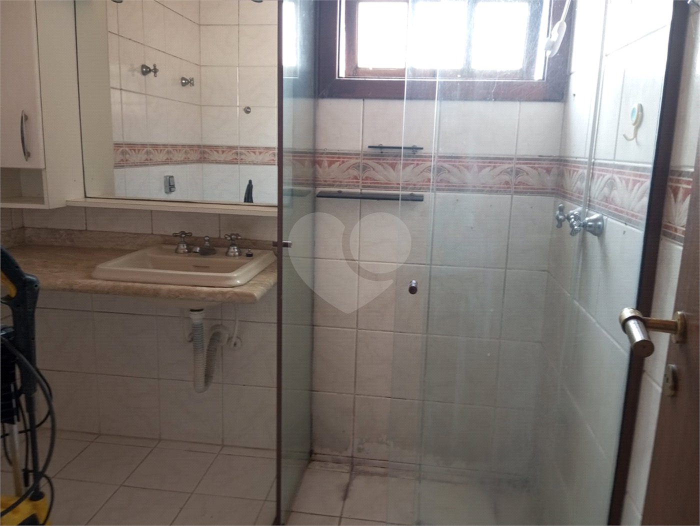 Casa à venda com 3 quartos, sendo 1 suíte, em Vila Nivi, São Paulo, SP