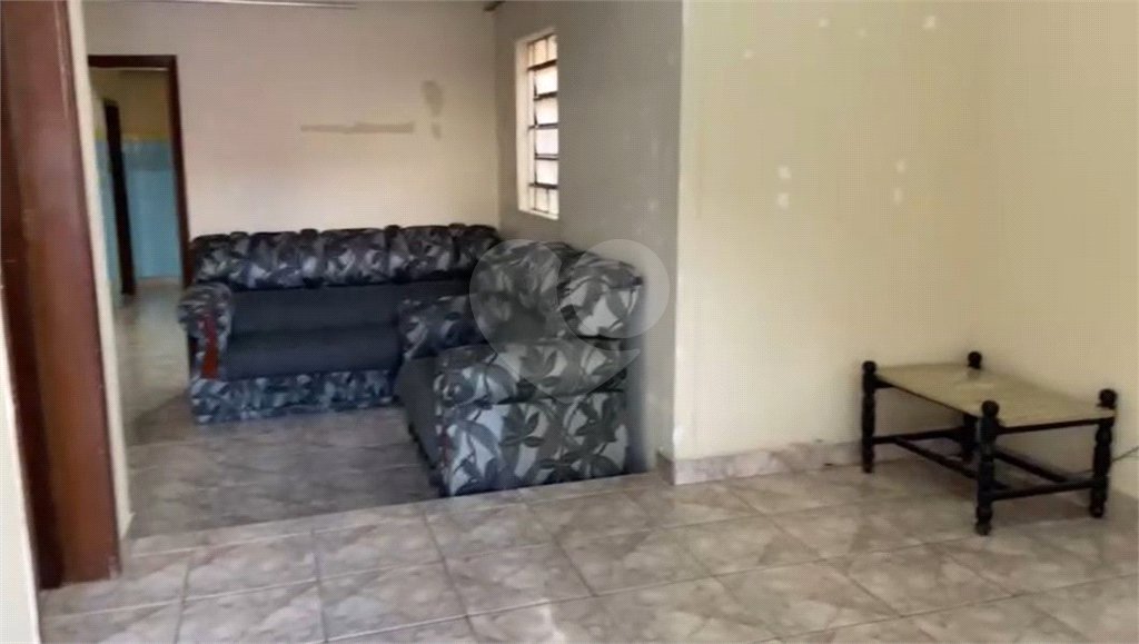 Casa à venda com 3 quartos, sendo 1 suíte,  no Centro, Salto, SP
