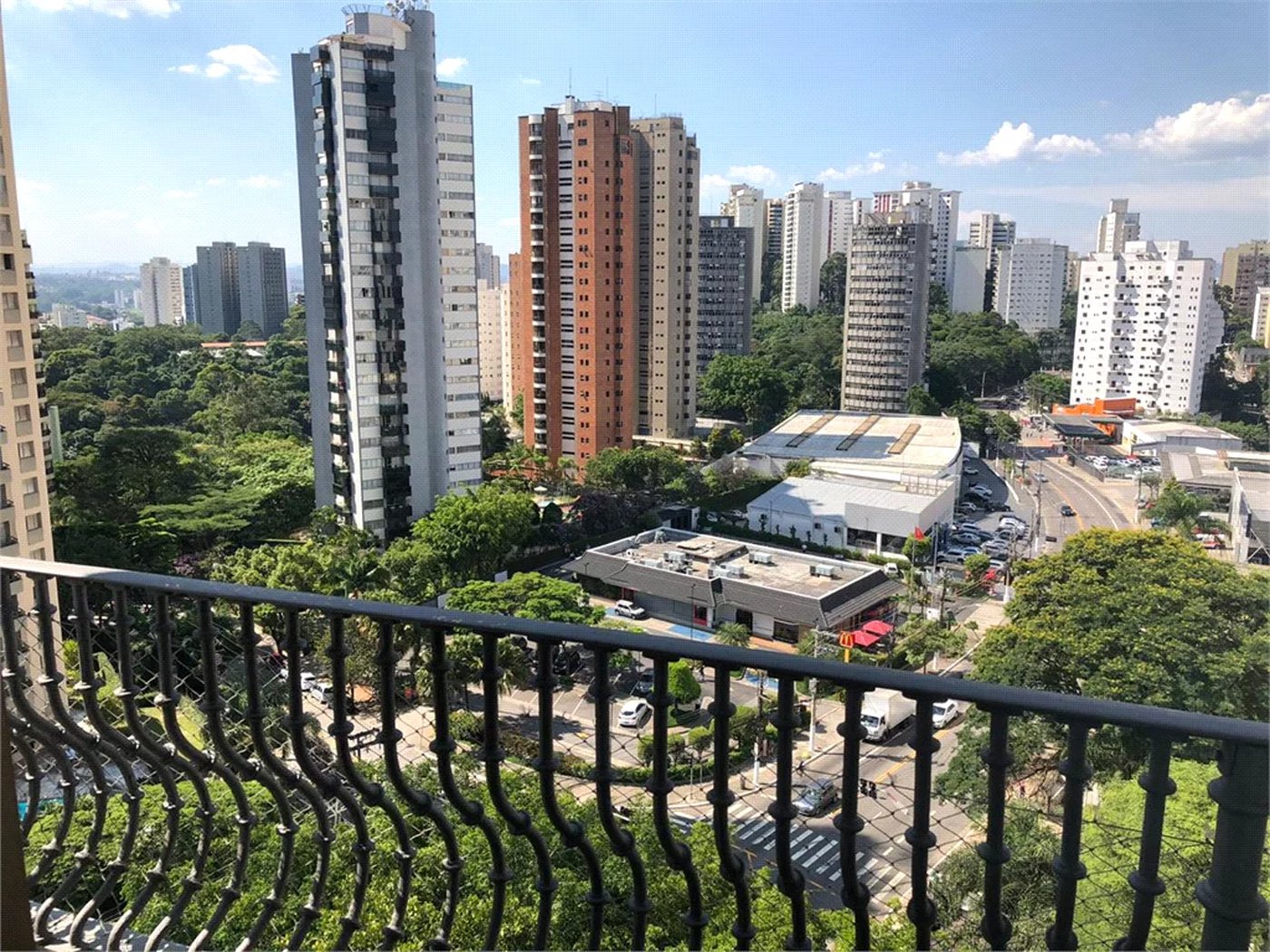 Apartamento à venda com 4 quartos, sendo 2 suítes, em Vila Andrade, São Paulo, SP
