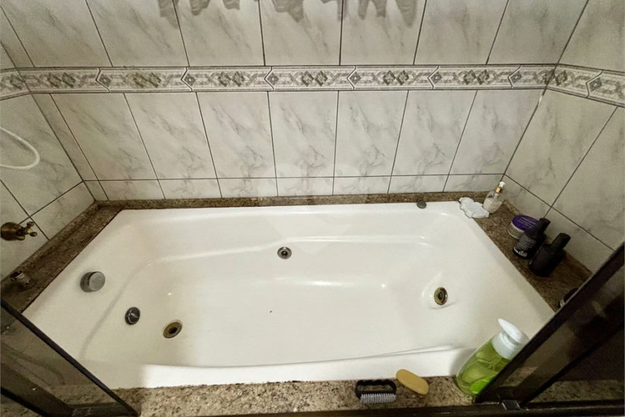 Casa à venda com 4 quartos, sendo 3 suítes, no condomínio Tremembé, São Paulo - SP
