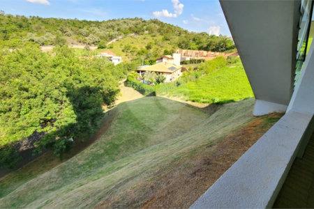Casa à venda com 6 quartos, sendo 5 suítes, no condomínio Jardim Primavera, Louveira - SP