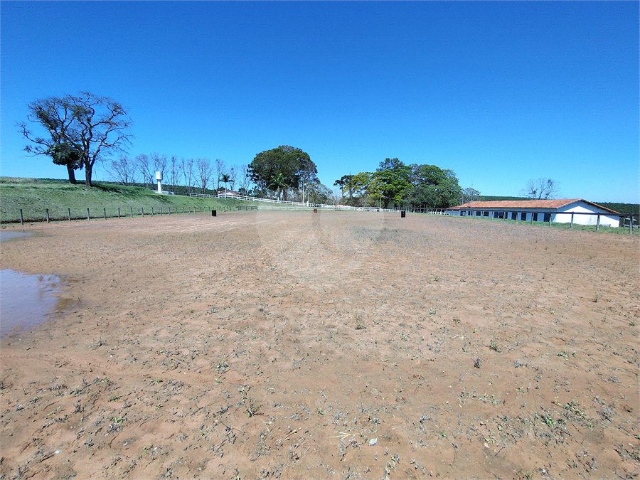Fazenda para alugar com 3 quartos em Vila Santana, Itapetininga, SP