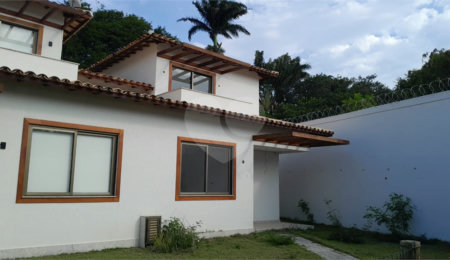 Casa em condomínio à venda com 4 quartos, sendo 2 suítes,  em Manguinhos, Armação dos Búzios, RJ