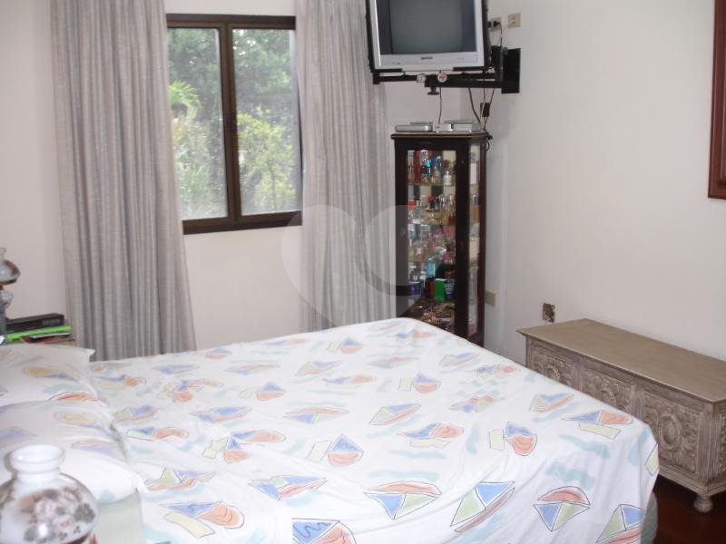 Casa à venda com 4 quartos, sendo 2 suítes, em Aclimação, São Paulo, SP