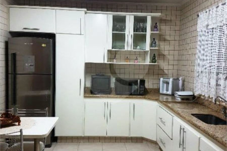 Casa à venda com 4 quartos, sendo 1 suíte, no condomínio Residencial Esplanada, Salto - SP