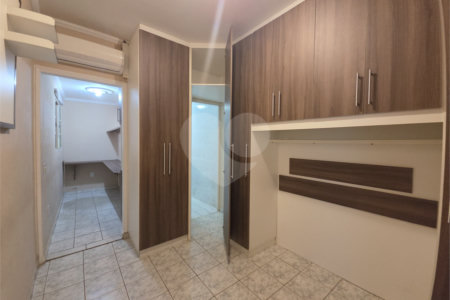 Casa à venda com 3 quartos, sendo 1 suíte, no condomínio Parque das Árvores, Sorocaba - SP