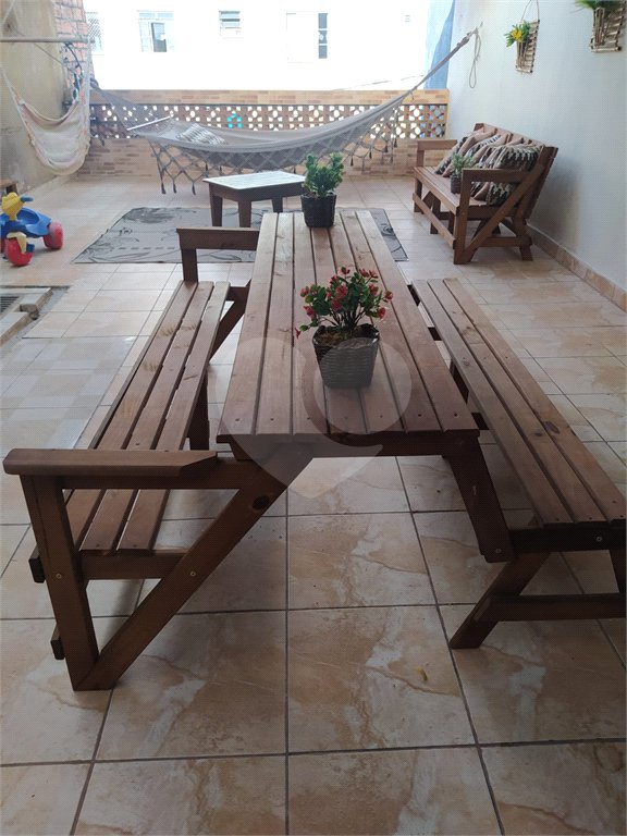 Sobrado à venda com 3 quartos, sendo 1 suíte, em Cidade Tiradentes, São Paulo, SP