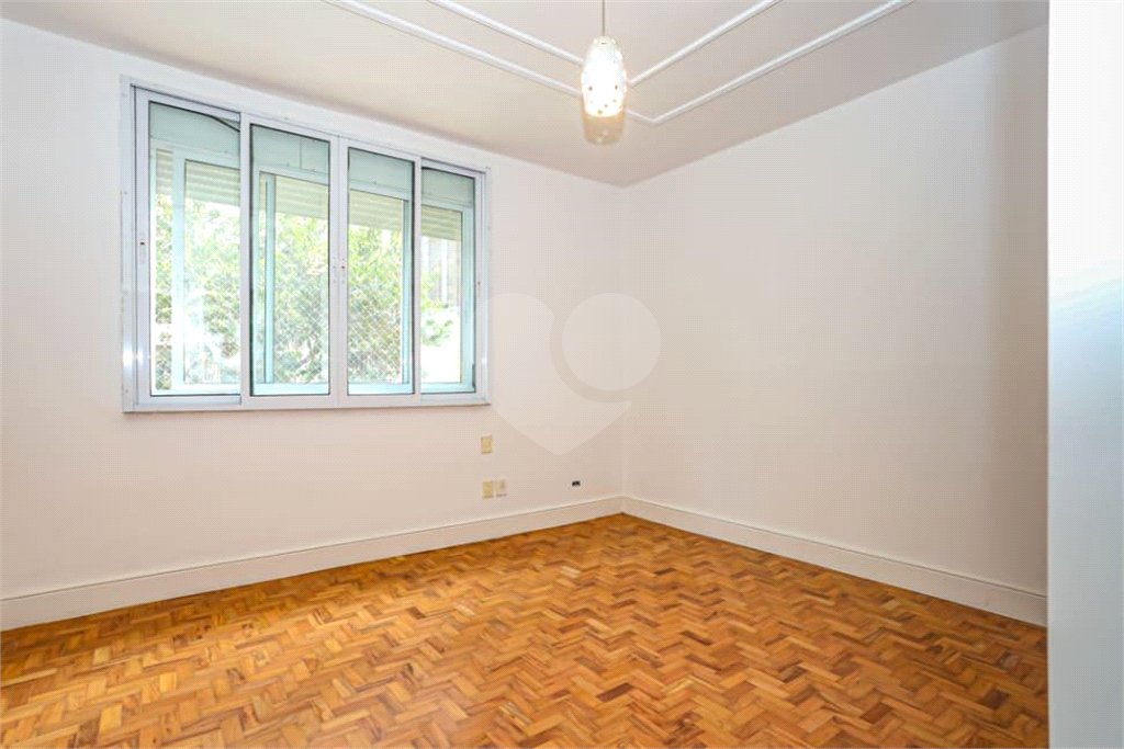 Apartamento na Bela Vista com 228m² 3 dormitorios Aceita e estuda Permuta.