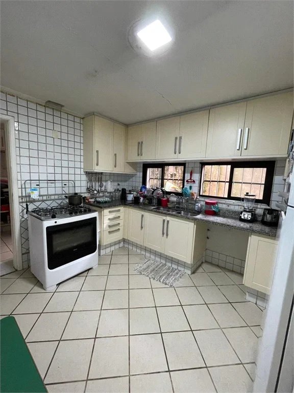 Casa à venda com 4 quartos, sendo 1 suíte,  em Vila Morumbi, São Paulo, SP