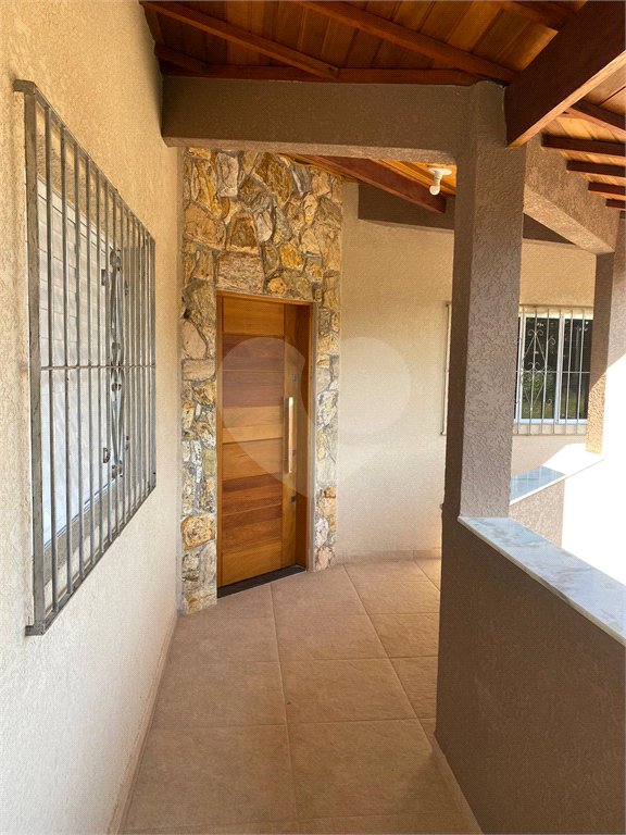 Sobrado para alugar com 4 quartos em Campos de Atibaia, Atibaia, SP