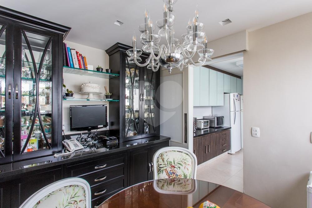 Apartamento à venda com 3 suítes em Campo Belo, São Paulo, SP