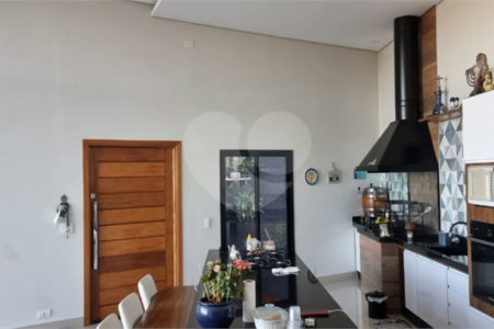 Casa à venda com 4 suítes no condomínio Osato, Atibaia - SP