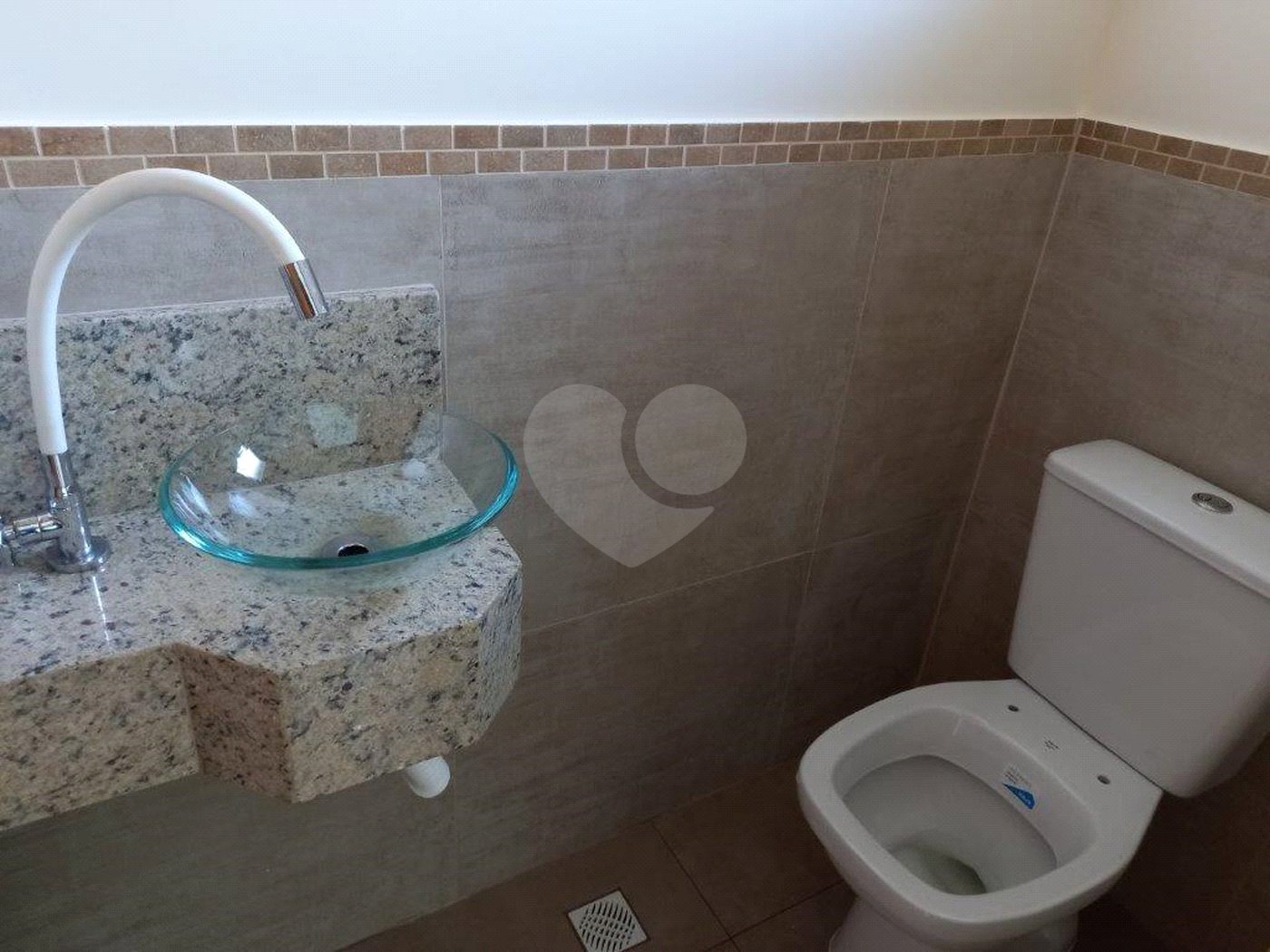 Casa à venda com 3 quartos, sendo 1 suíte, em Vila Brasilina, São Paulo, SP