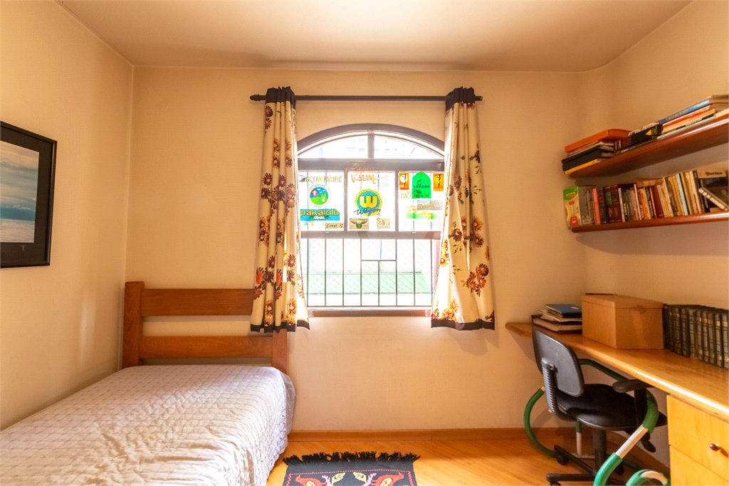 Casa à venda com 4 quartos, sendo 2 suítes, em Campo Belo, São Paulo, SP
