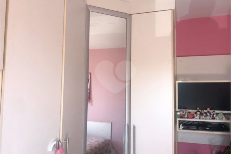 Casa à venda com 4 quartos, sendo 2 suítes,  no condomínio Conjunto Residencial Green Village I, Mogi das Cruzes - SP