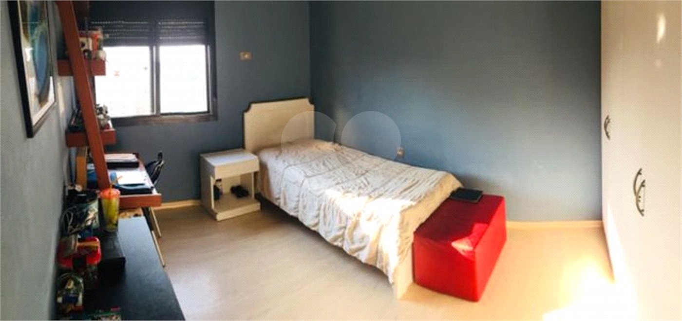 Apartamento à venda com 4 quartos, sendo 2 suítes,  em Aclimação, São Paulo, SP