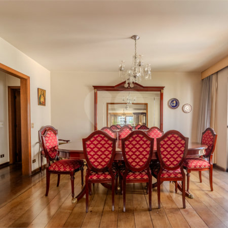 Apartamento à venda com 3 suítes em Moema, São Paulo, SP