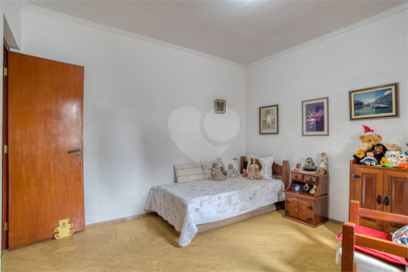 Casa de Vila à venda com 4 quartos, sendo 2 suítes, em Granja Julieta, São Paulo, SP