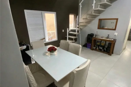 Sobrado à venda com 5 quartos em Santa Maria, Osasco, SP