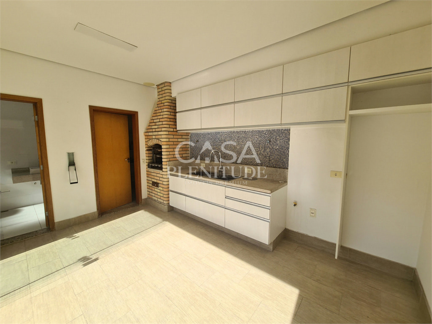 Casa em condomínio à venda com 3 suítes, em Iporanga, Sorocaba, SP