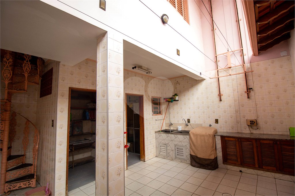 Sobrado à venda com 5 quartos, sendo 1 suíte,  em Jardim Villaça, São Roque, SP