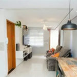 Casa à venda com 3 quartos, sendo 2 suítes, no condomínio Residencial Erika, São Paulo - SP