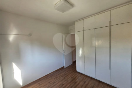 Apartamento para alugar com 3 quartos, sendo 1 suíte, em Alto da Boa Vista, São Paulo, SP